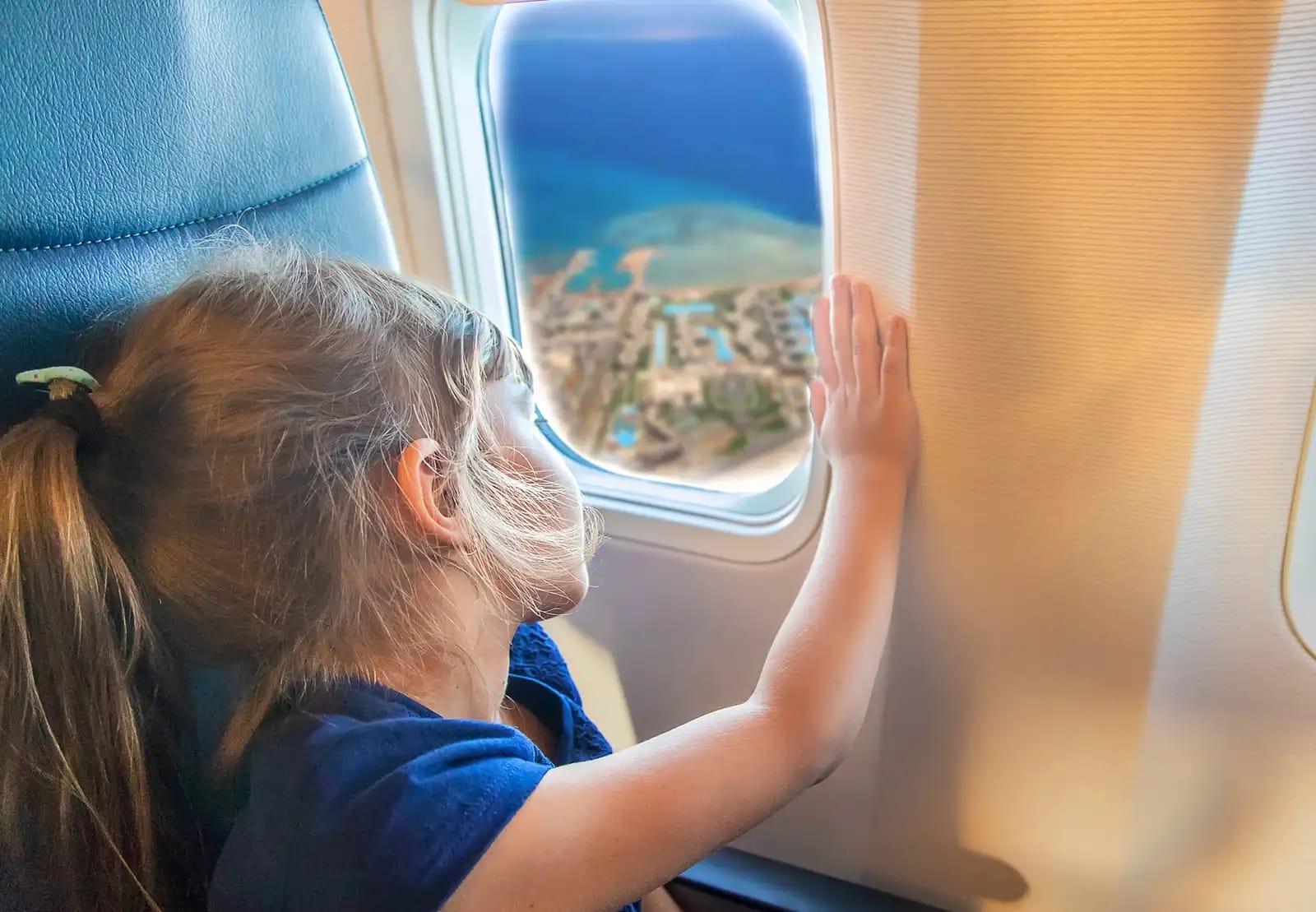 child_on_the_plane