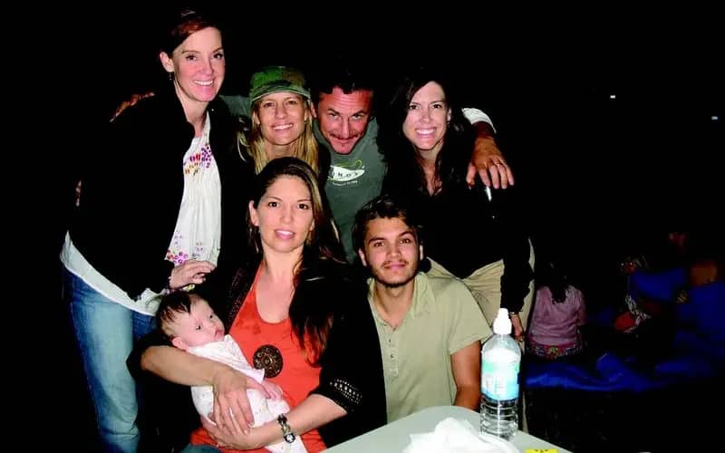 Carine-McCandless-and-her-daughter-Christiana-Shelly-McCandless-Robin-Wright-Sean-Penn-Shawna-McCandless-and-Emile-Hirsch-on-the-South-Dakota-movie-set-of-Into-the-Wild-in-the-summer-of-2006
